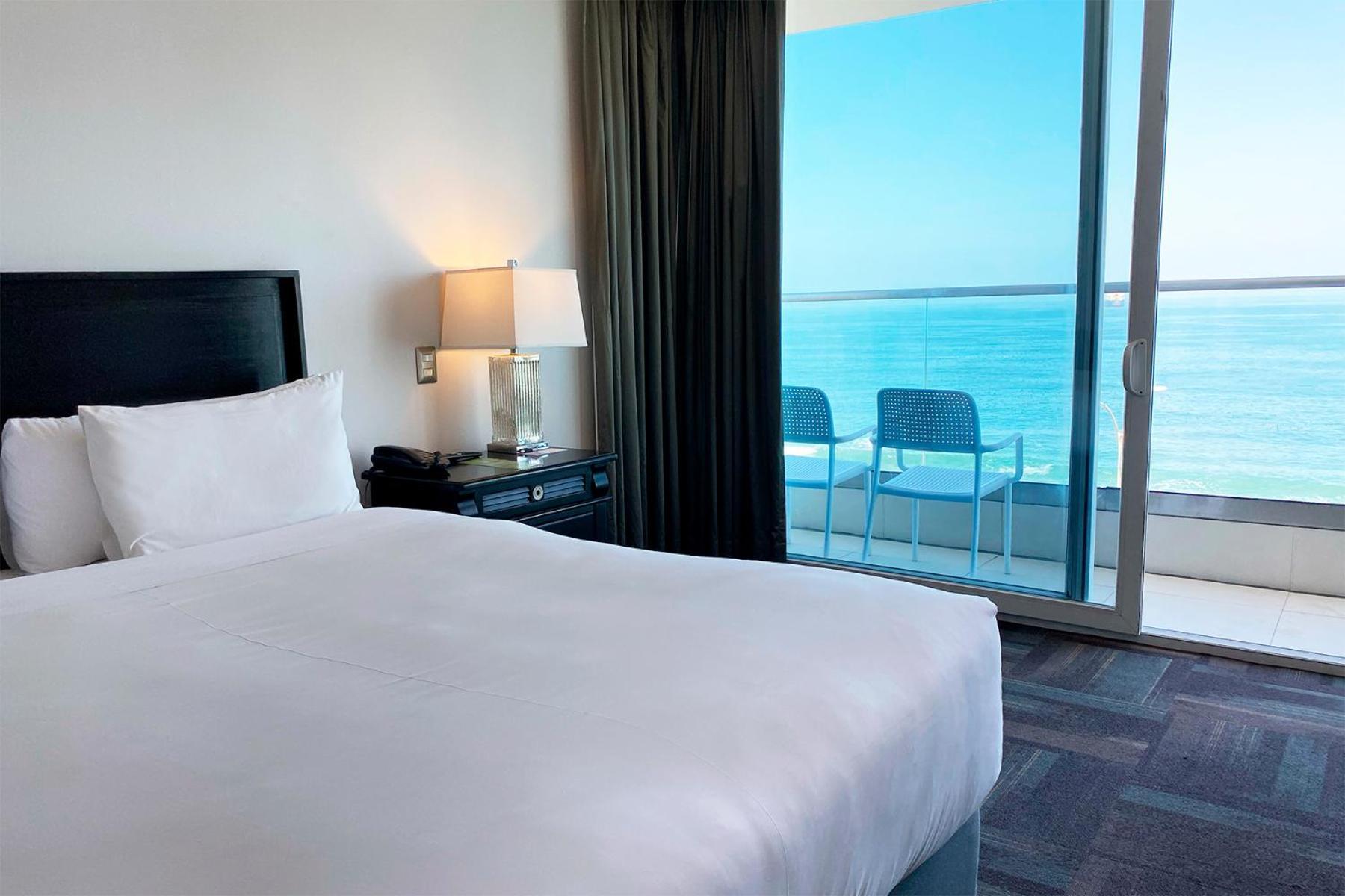 Junior Suite 1 King Bed Oceanfront View Non-Smoking,1699013968:JPEG